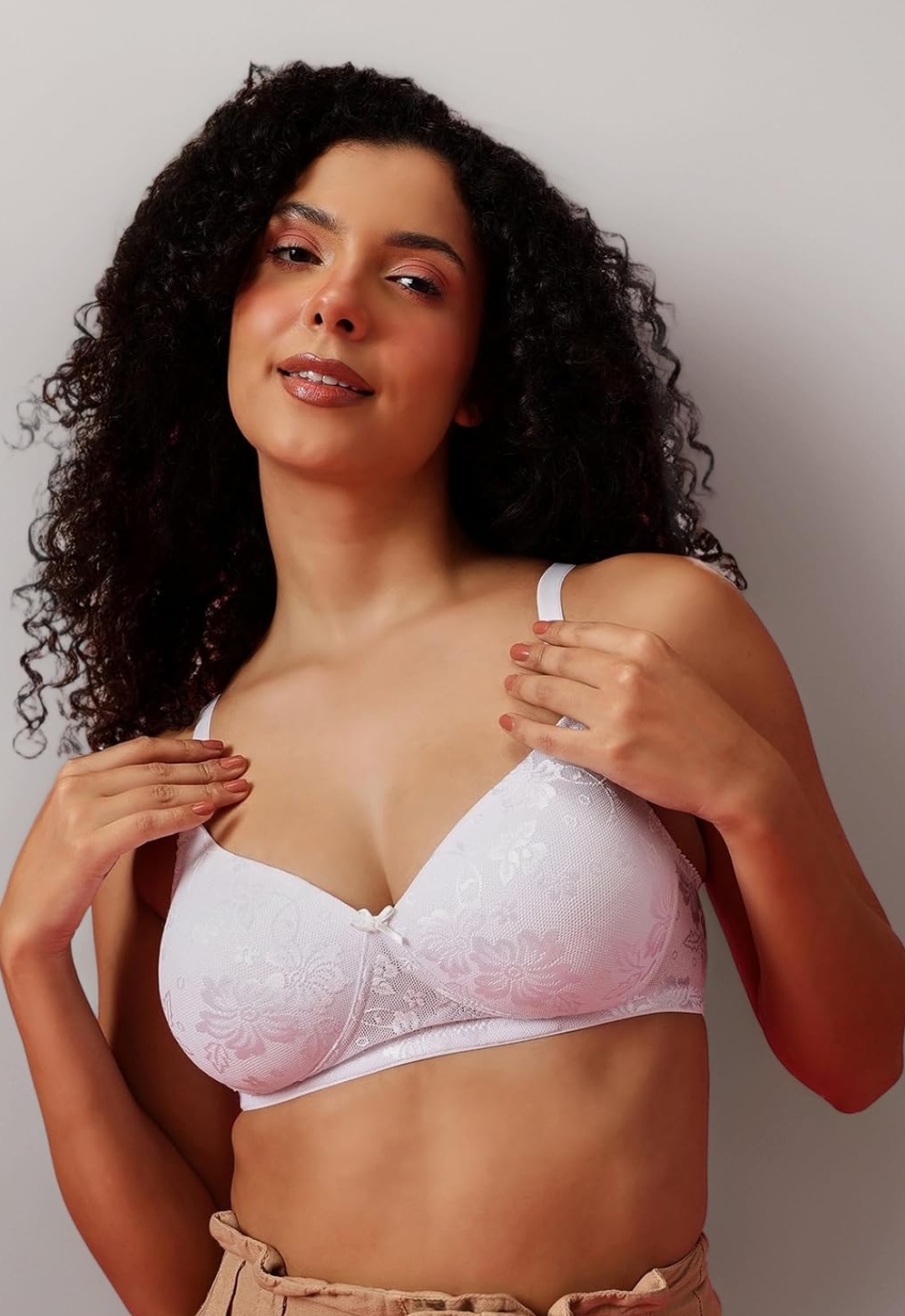 Clovia Women Lace Padded Non-Wired Bra